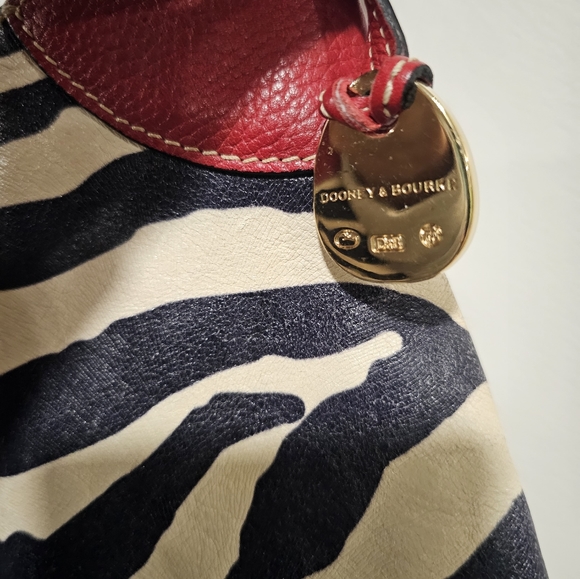 Dooney & Burke large leather purse - Picture 5 of 11